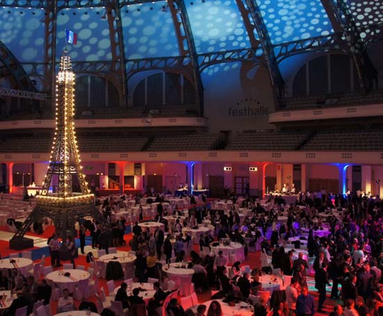 Der Eifelturm inmitten unserer Gäste auf der Ambiente in Frankfurt