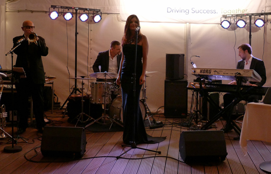 Jazztrio im Teamgeist Yachtclub Jazztrio im Teamgeist Yachtclub unterhielt die Gäste bis in die Abendstunden