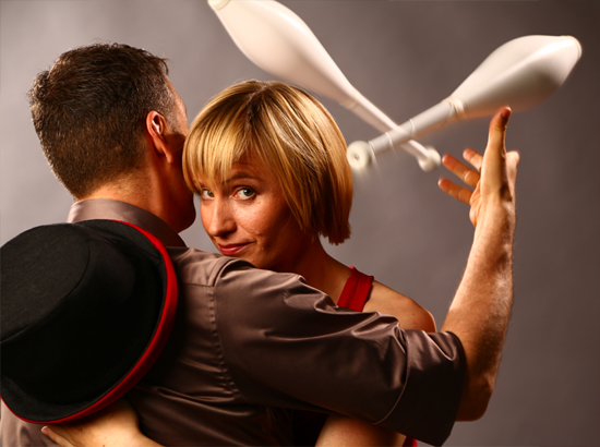 Lena, die Queen of Diabolos präsentiert sich auf dem Kleinkunstfestival in den Bahnhofs Passagen in Potsdam