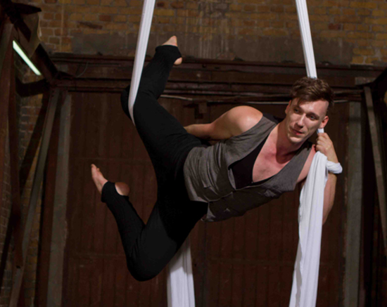 Matho Akrobatik Vertikaltuch Jonglage