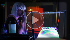 Seifenblasen Künstlerin Bubble Show, Seifenblasenshow präsentiert von einer Dame