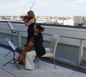 violin at the Reichstag berlin