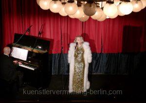 Marene Dietrich interpreteu