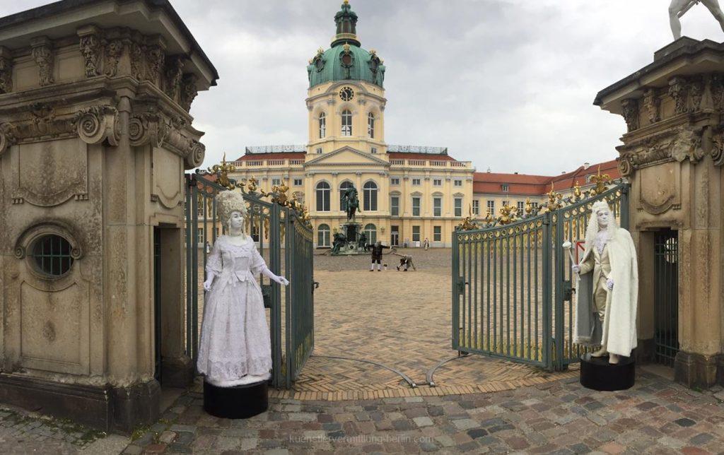 Living Doll Human statue