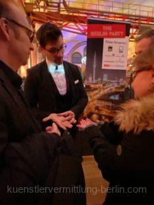 digital close up magic