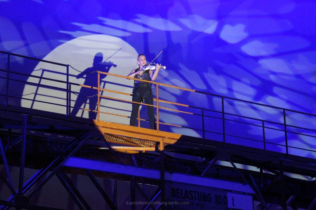 vertical violin berlin