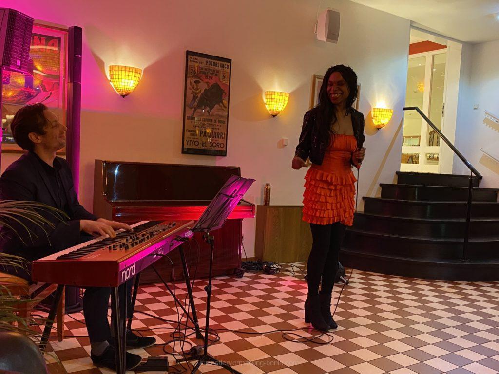 Jazz Singer-Blues Singer-Berlin