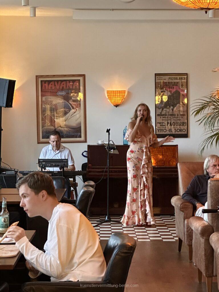 Partysängerin-Party-Duo