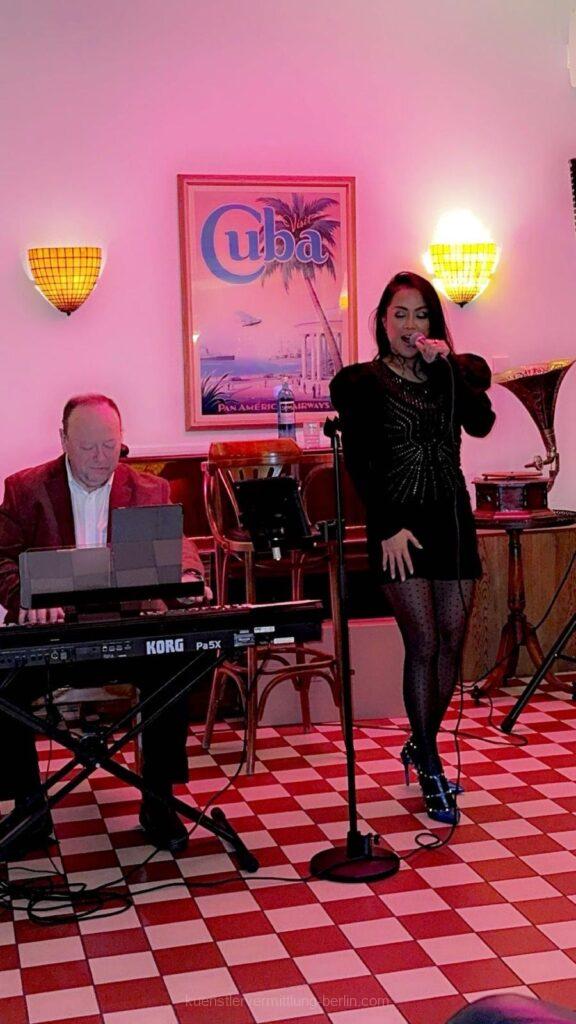 Piano Lounge & Party Duo live auf einem Event – stilvolle Livemusik mit Gesang und Klavier, elegante Atmosphäre mit Jazz- und Popklassikern