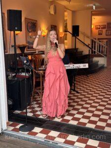 Partysängrin-Jazzsänmgerin für private Geburtstage und Messeevents