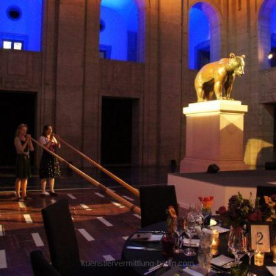 Alphorn-Berlin-Baerensaal-scaled-p5nd3ec8iaxkz5rp021s4tqgzz8qs8ahcdzs27lh1k