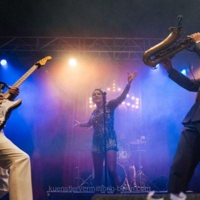 Buehne-p7983u85olnz4cpqrb65xoauaujqxfzo2x2mij0b6o