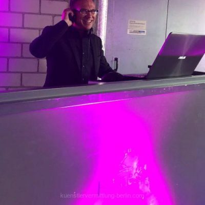 Event-DJ-Now-Hotel-Berlin-p7lgb8x168d23zmofuoxk7ro0ewiorbeg3lqmmdkso