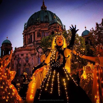 LED-Tanzperformance-Straßenkunst