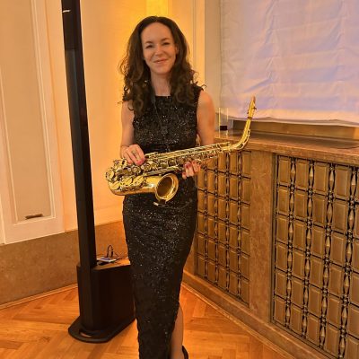 Partyband mit Saxophonistin im Meistersaal Berlin sorgt für Stimmung und Live-Entertainment