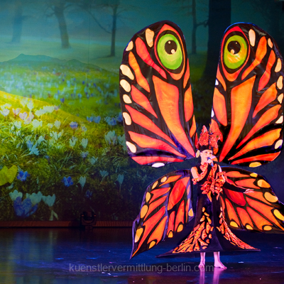 Schmetterling-Kostuem-Sopranistin-p672o7crz521g8cqv0yw2lr0rfxm0k6ovn8d95kv4w-1