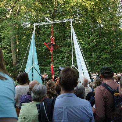 Straßenakrobatik-Straßentheater