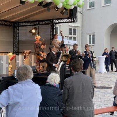 Swing-Berlin-Band-p79am5jv4oid1jd9yxpiwazw1b6quqbhm51zd8mbaw-1