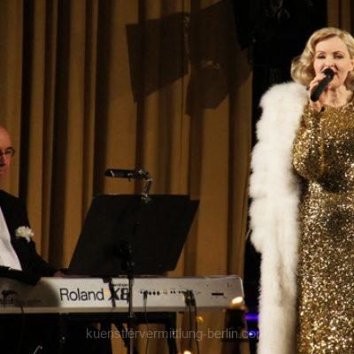 marlene-dietrich-show-potsdamerplatz-berlin-p531mqxiasqa4794rplj2p6mpdb8lca3q2rrt8su5c